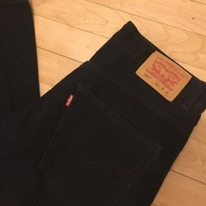 High-waisted Black Vintage 550 Levi’s!